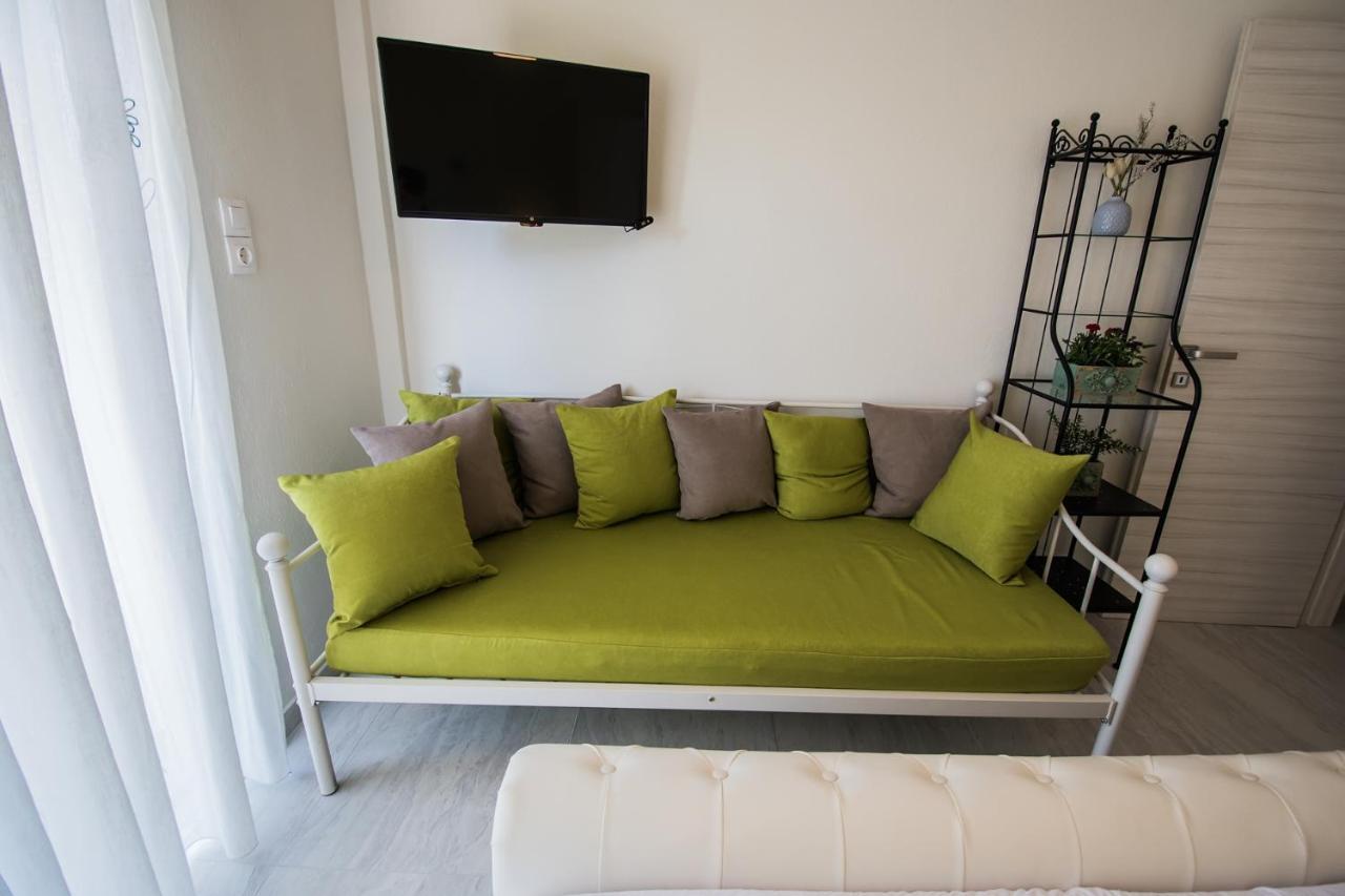 Chelona Apartments Nea Plagia Eksteriør billede