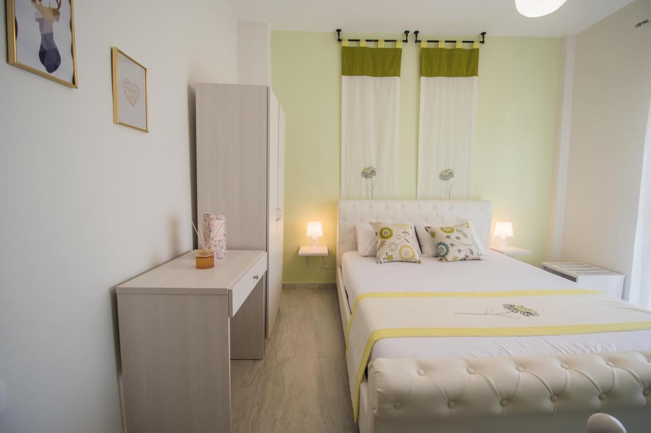 Chelona Apartments Nea Plagia Eksteriør billede