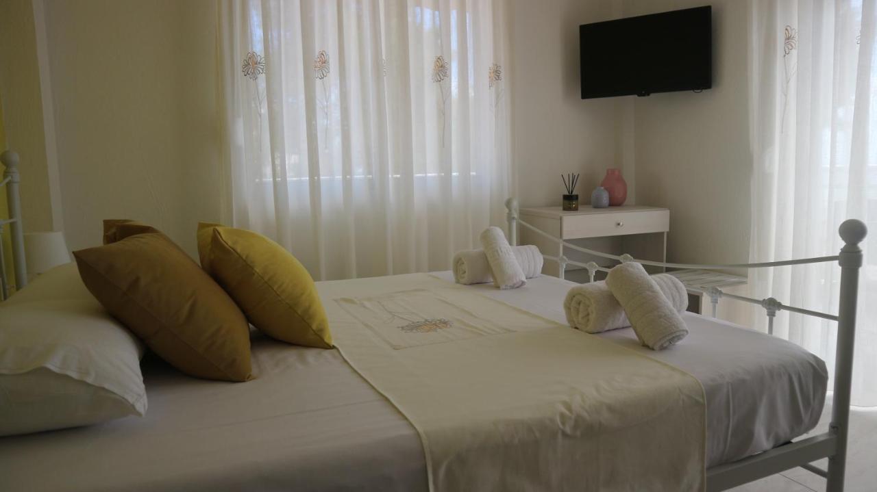 Chelona Apartments Nea Plagia Eksteriør billede